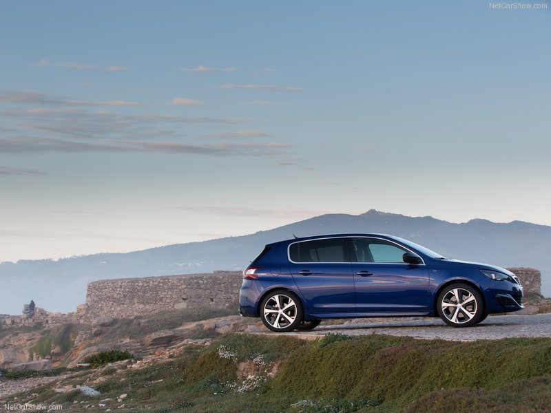 Peugeot-308_GT_2015_800x600_wallpaper_0e.jpg