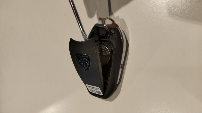 リモコンの電池交換。のお話！！