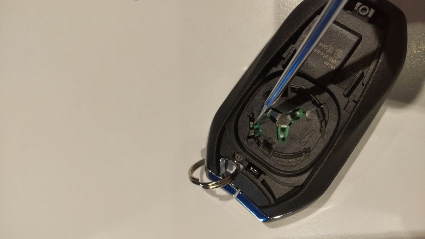 リモコンの電池交換。のお話！！