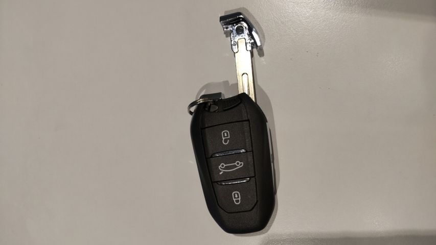 リモコンの電池交換。のお話！！